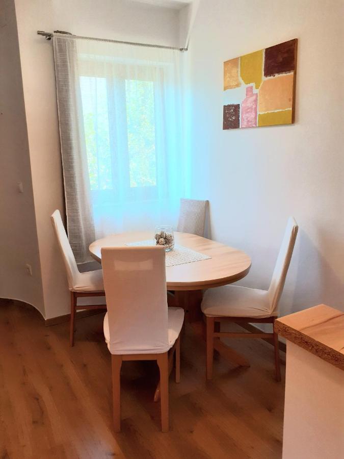 Apartman Paola Malinska Zewnętrze zdjęcie